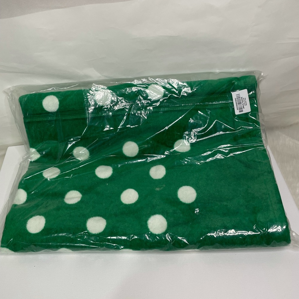 New Kate Spade Green Polka Dot Beach Towel - Picture 3 of 7
